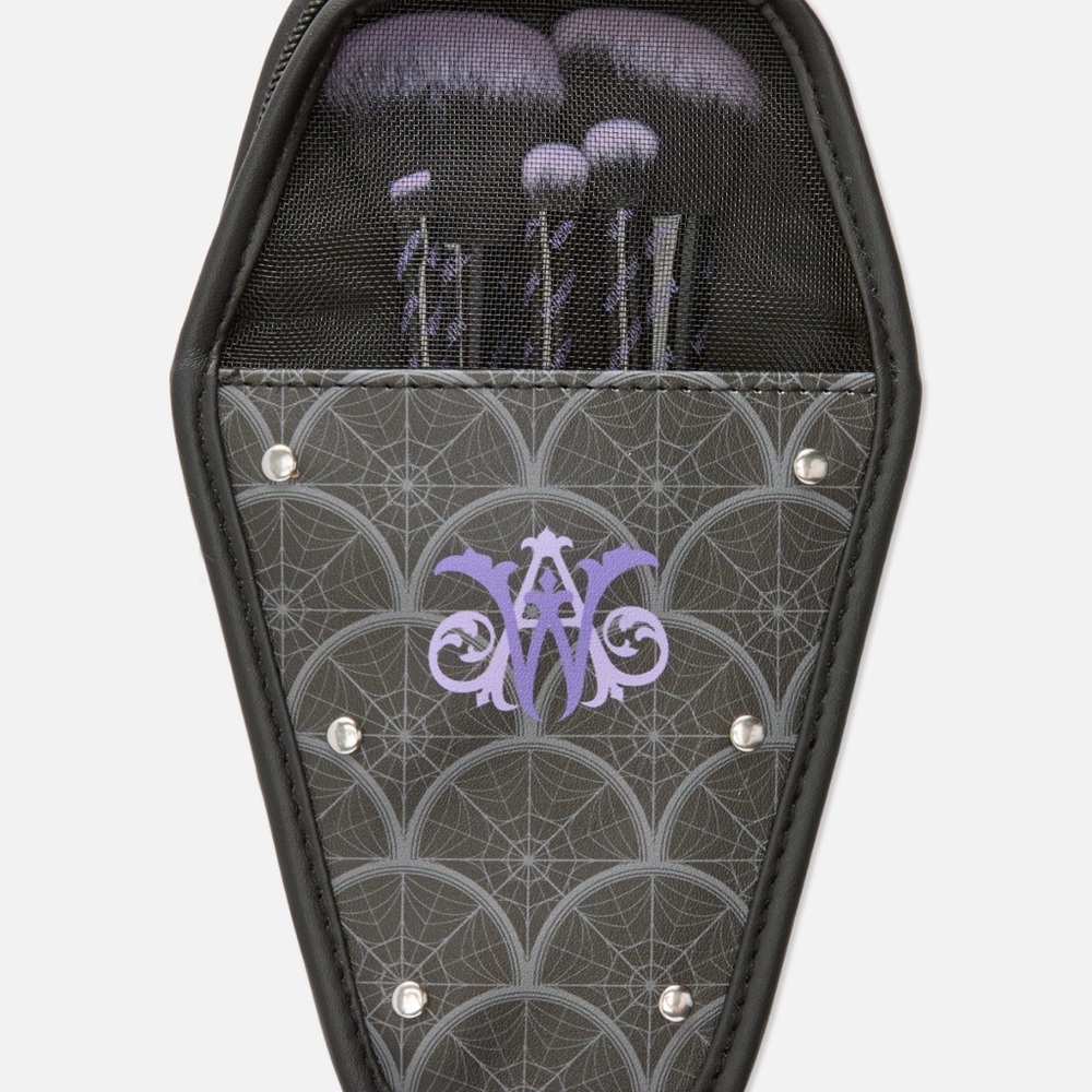 Primark PS... 5-Piece Wednesday
Makeup Brush Set.